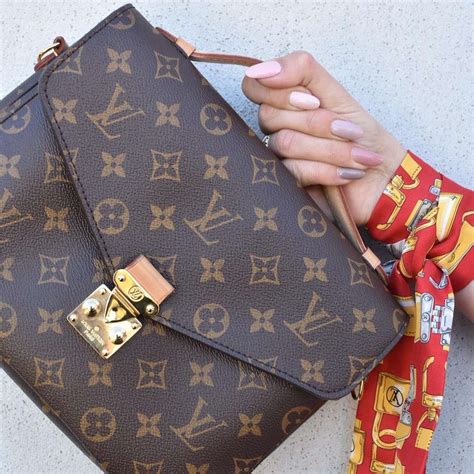 and just like that louis vuitton|and just like that handbags.